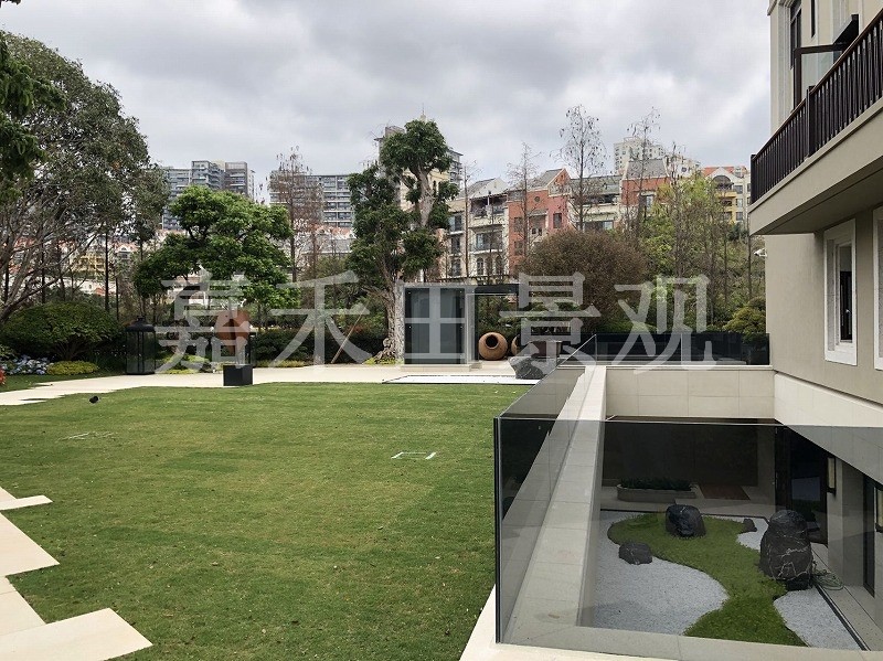 夏季別墅花園如何養(yǎng)護(hù)？